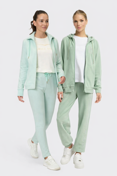 Women Sports Jackets & Sweatshirts